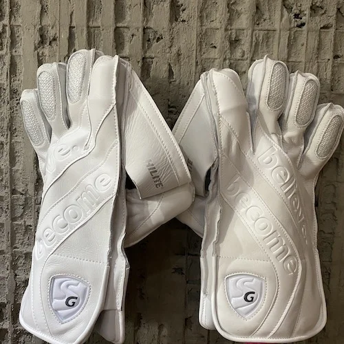 SG Hilite White wicket keeping gloves