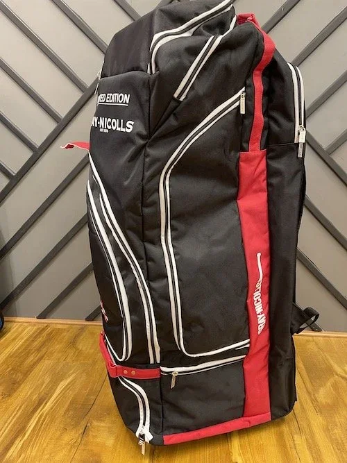 Gray Nicolls Limited Edition Wheelie Duffle bag