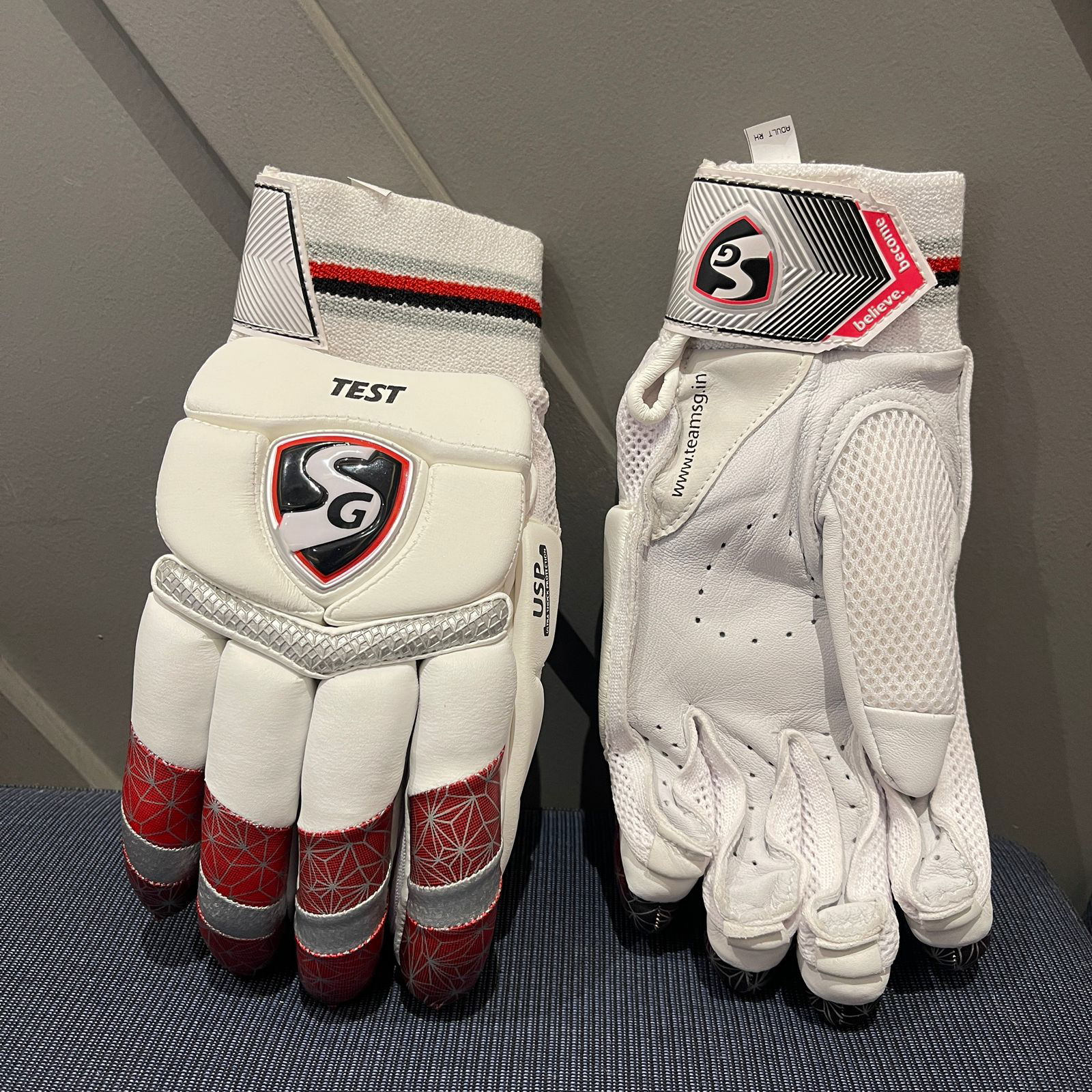 SG Test Batting gloves