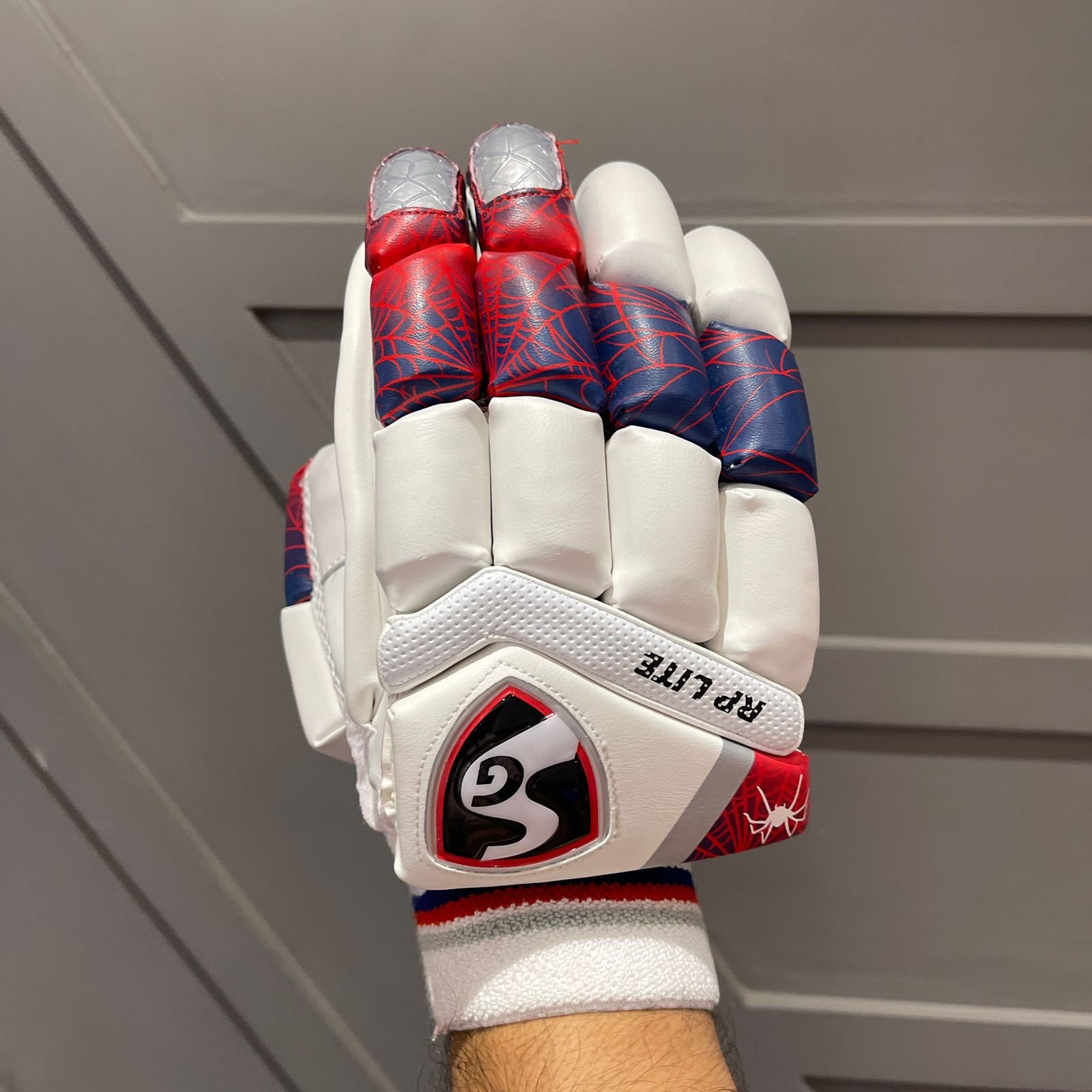SG RP Lite batting gloves