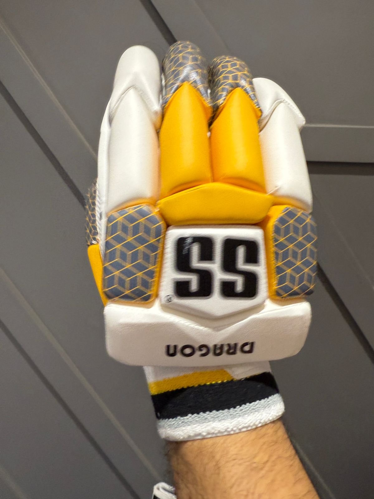 Sunridges Dragon Batting Gloves
