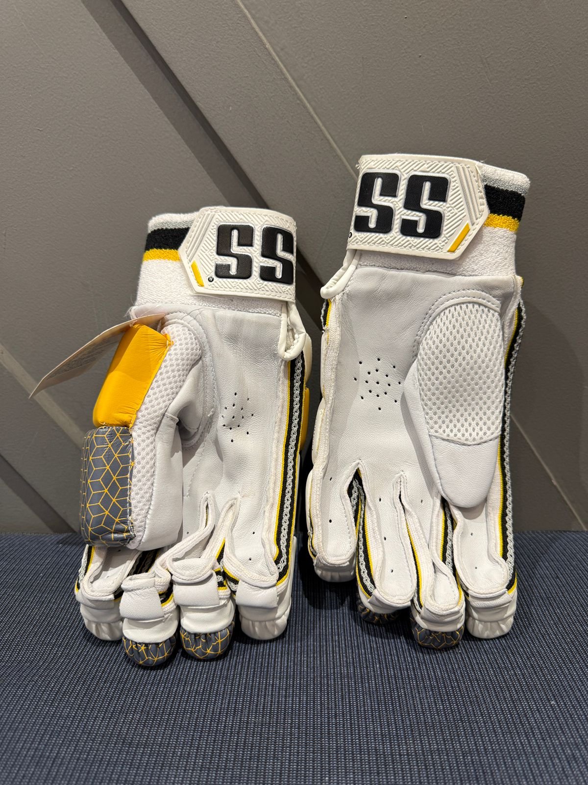 Sunridges Dragon Batting Gloves