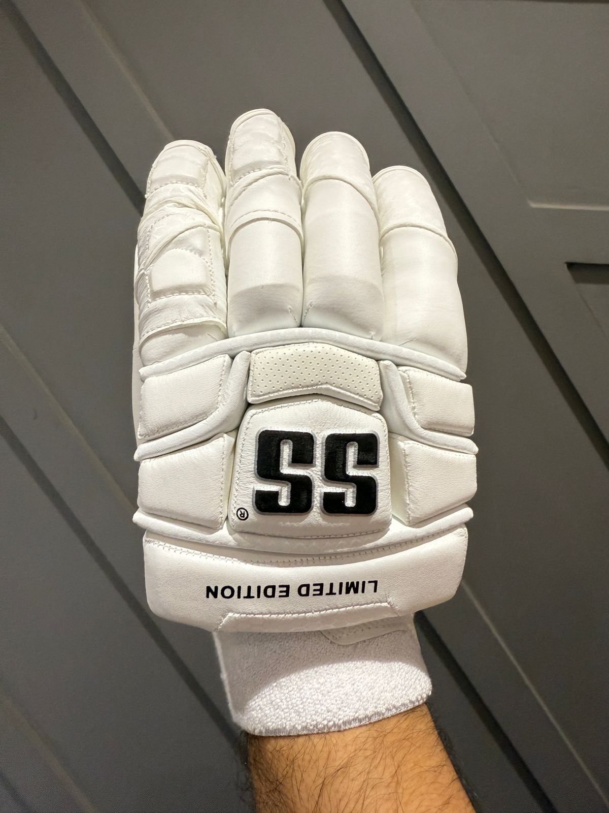 SS Limited Edition Batting Gloves All White