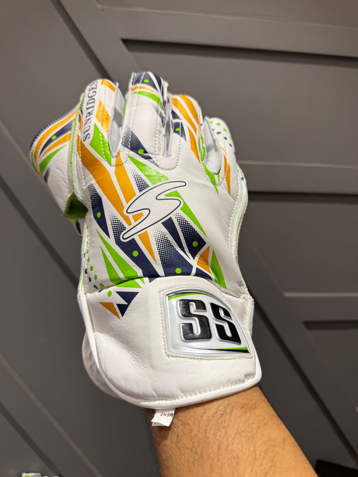 Sunridges Aerolite Wicketkeeping gloves