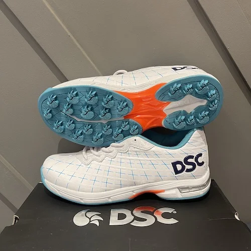DSC Biffer 22 Cricket Shoes