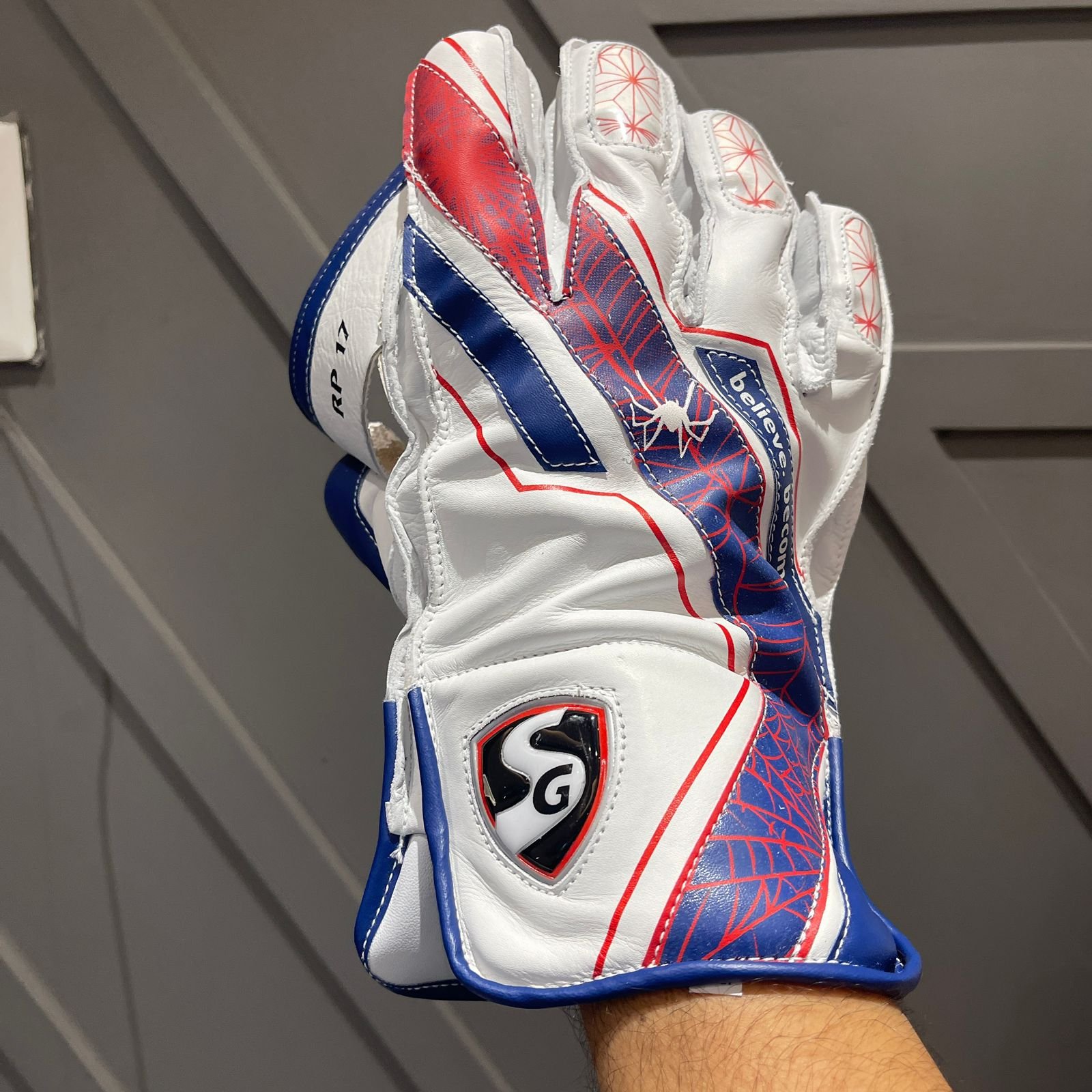 SG RP17 Wicket keeping Gloves