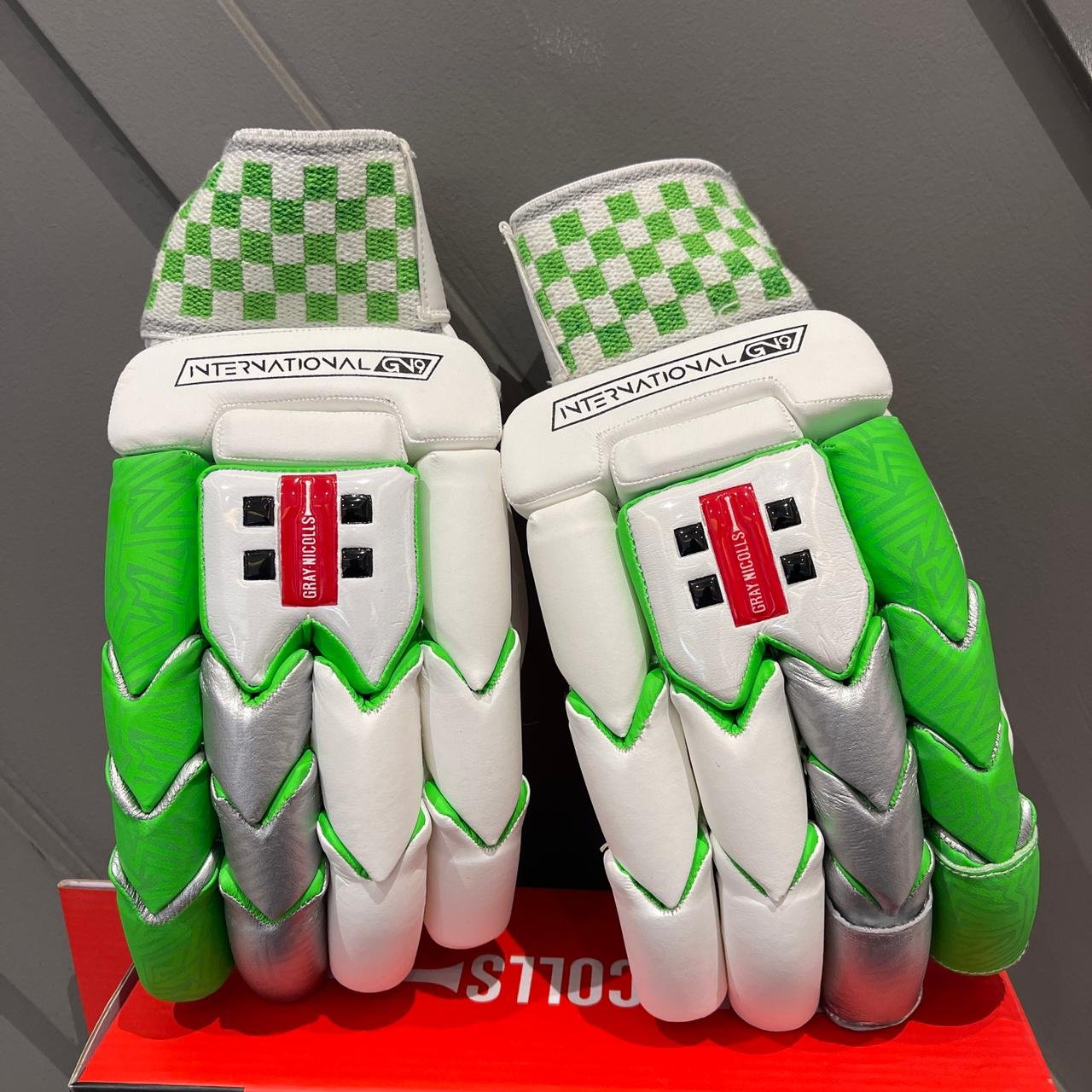 Gray Nicolls International GN9 Batting Gloves