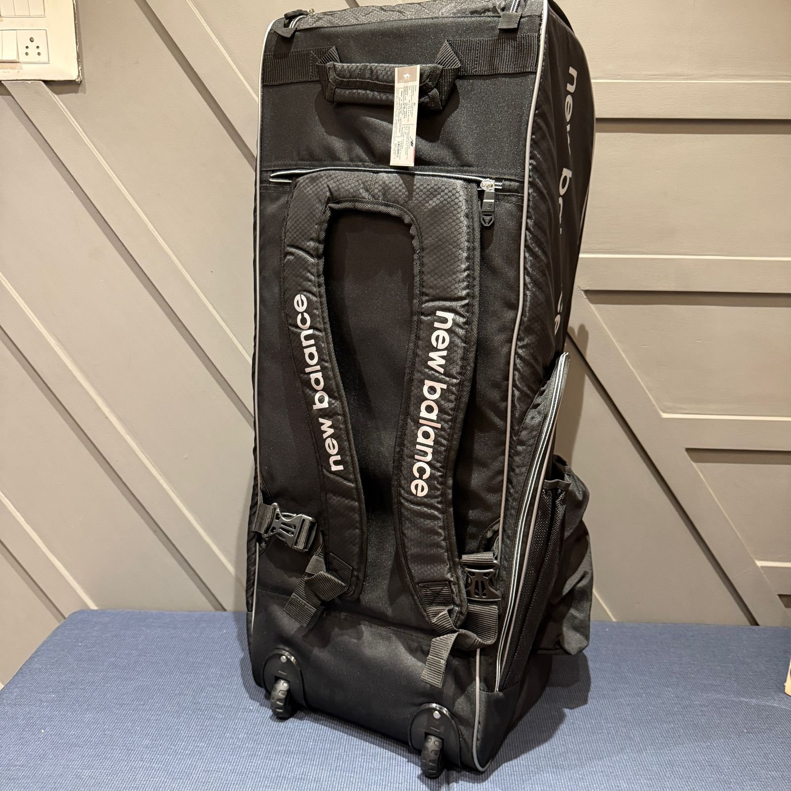 New Balance 8i Combo Duffle – Crown Cricketer