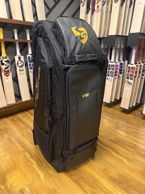 SG V12 Wheelie Duffle