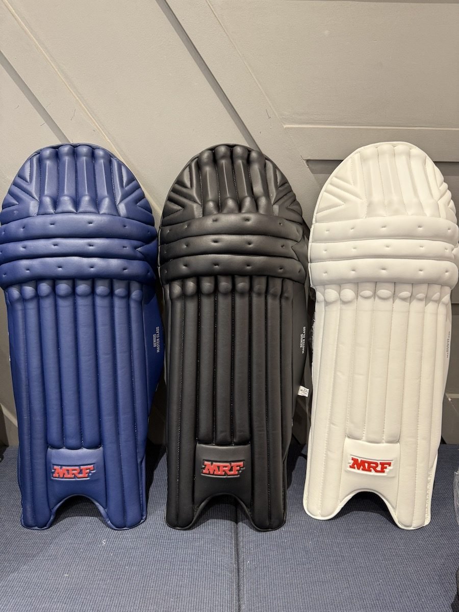 MRF Masterclass Batting Legguard