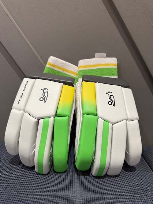 kookaburra kahuna pro 5.0 batting gloves