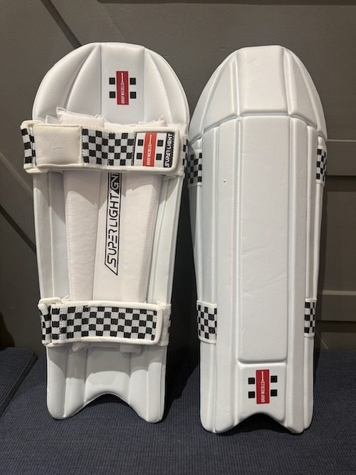 Gray Nicolls SUPERLIGHT GN1 Wicket keeping legguard