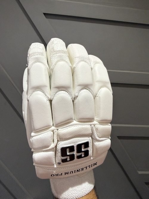Sunridges Millenium Pro All White Gloves