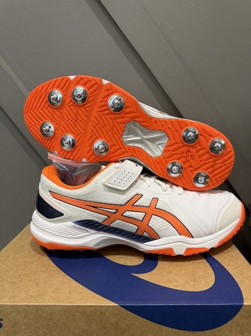 Asics Speed Menace Cricket Spikes