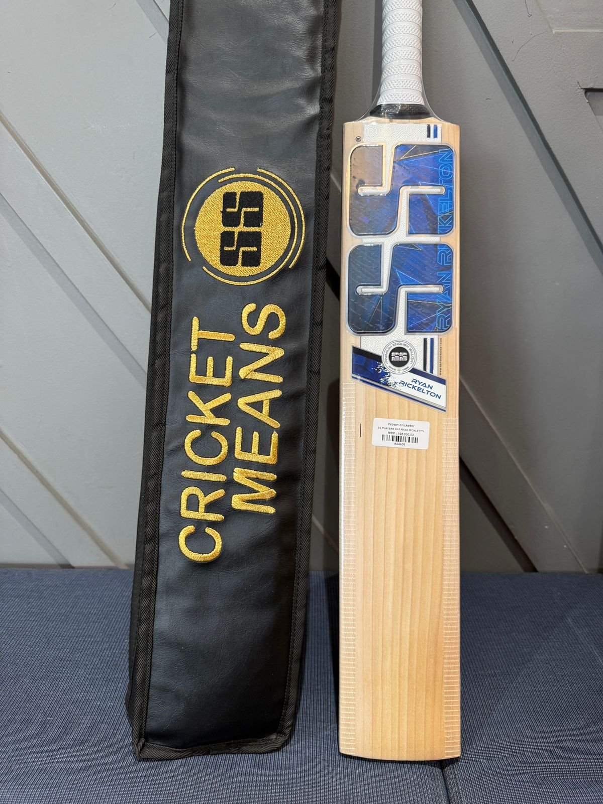 SS Ryan Rickleton players cricket bat