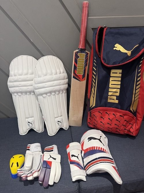Puma junior Cricket Set