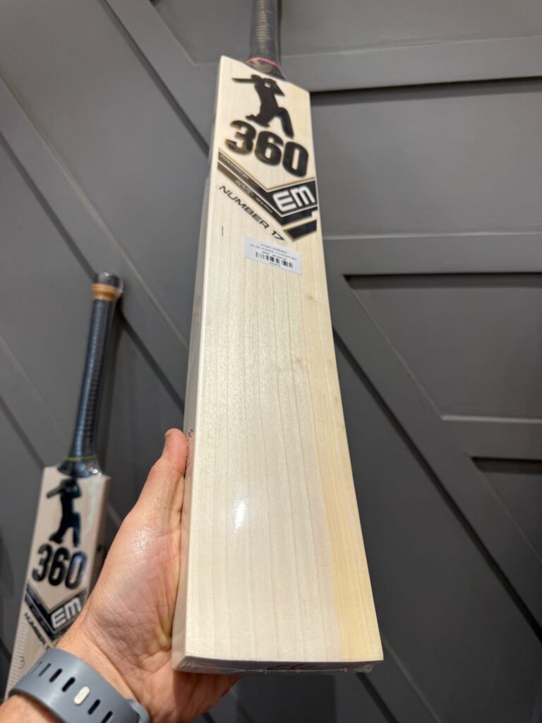 EM 360 NUMBER 17 CRICKET BAT – Crown Cricketer