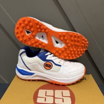 SS Master cricket shoes