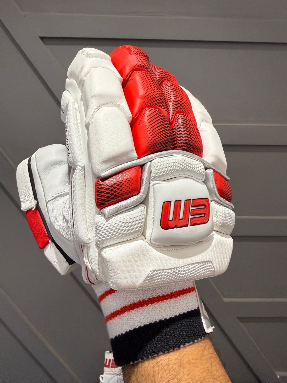 EM PRO PLAYERS GLOVES