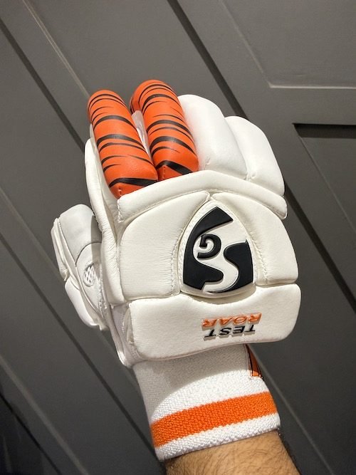 Sg Test Roar batting gloves