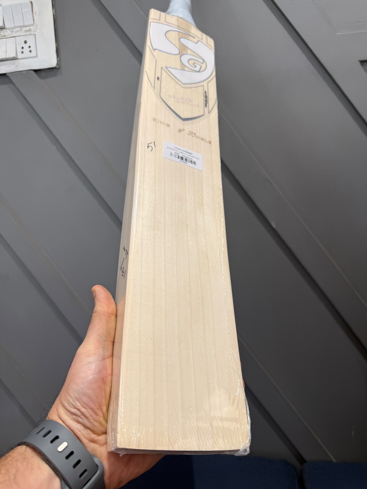Sg King of the Jungle 1.0 cricket bat