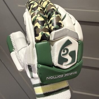 Sg Savage edition batting gloves