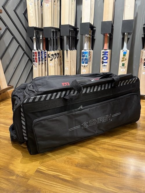 SHREY MATCH PRO CRICKET WHEELIE