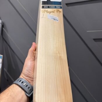 New Balance 1200 Pro Cricket Bat