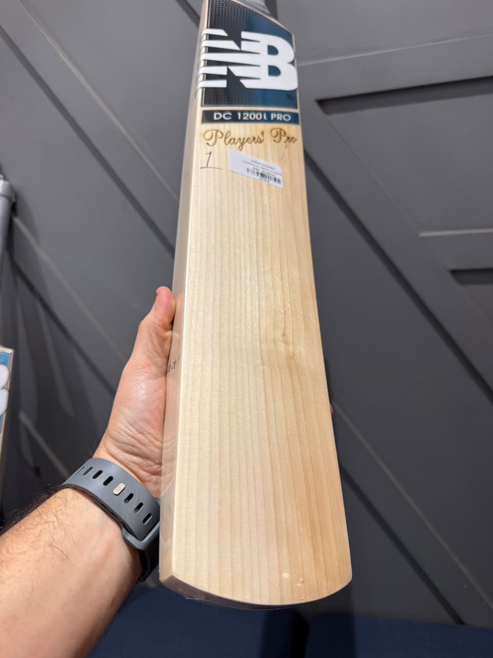 New Balance 1200 Pro Cricket Bat