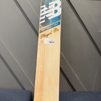 New Balance 1200 Pro Cricket Bat