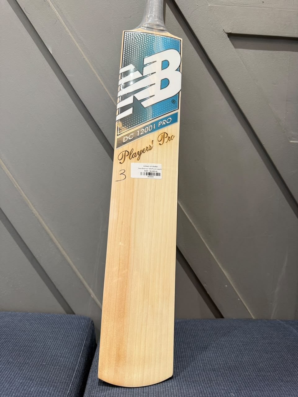 New Balance 1200 Pro Cricket Bat